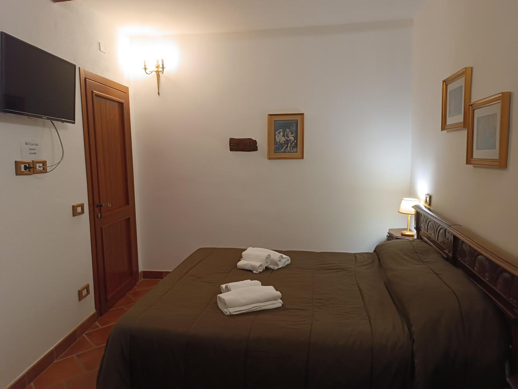 La Rupe Bed And Breakfast Νόρμα Δωμάτιο φωτογραφία