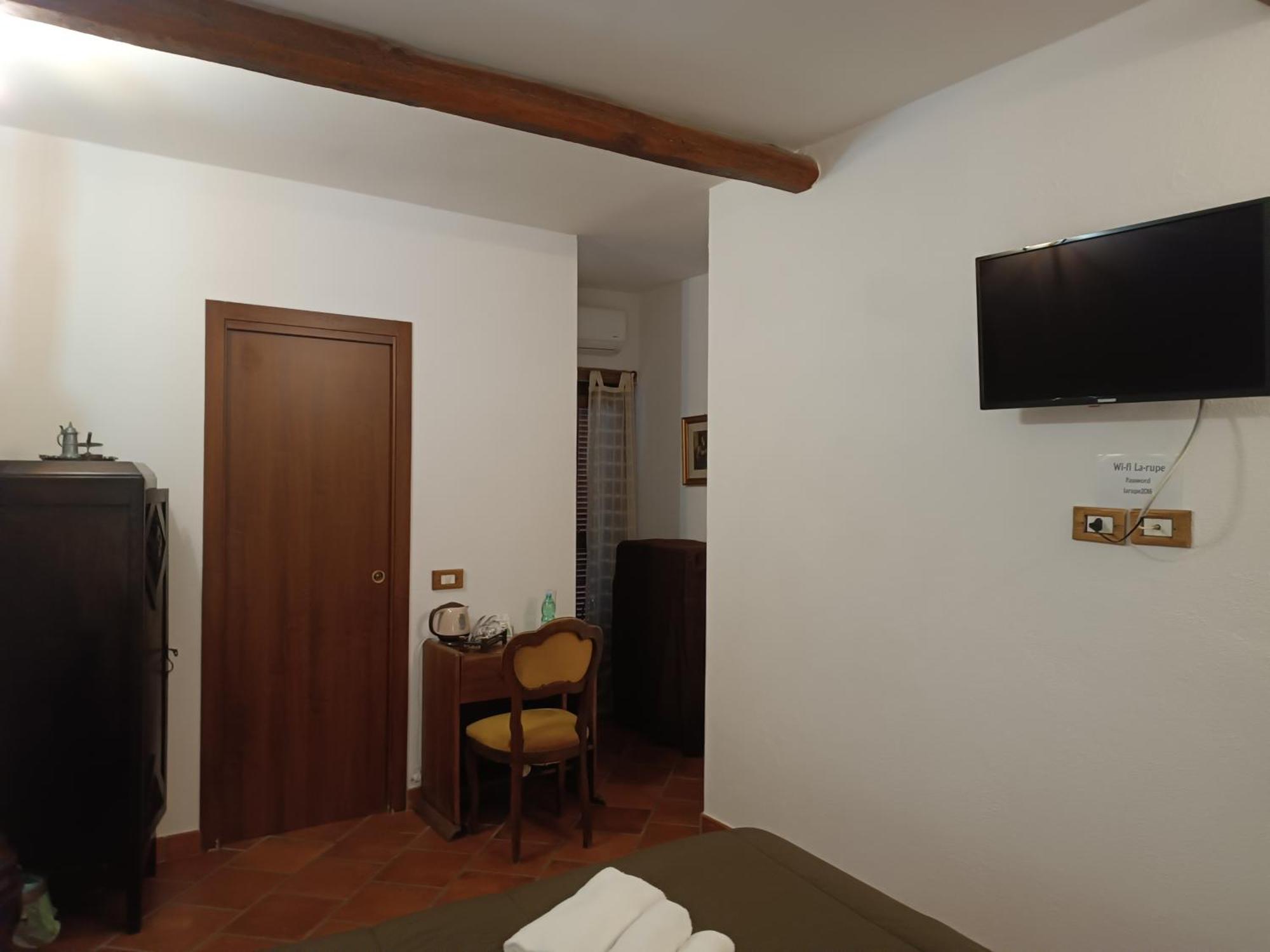 La Rupe Bed And Breakfast Νόρμα Δωμάτιο φωτογραφία