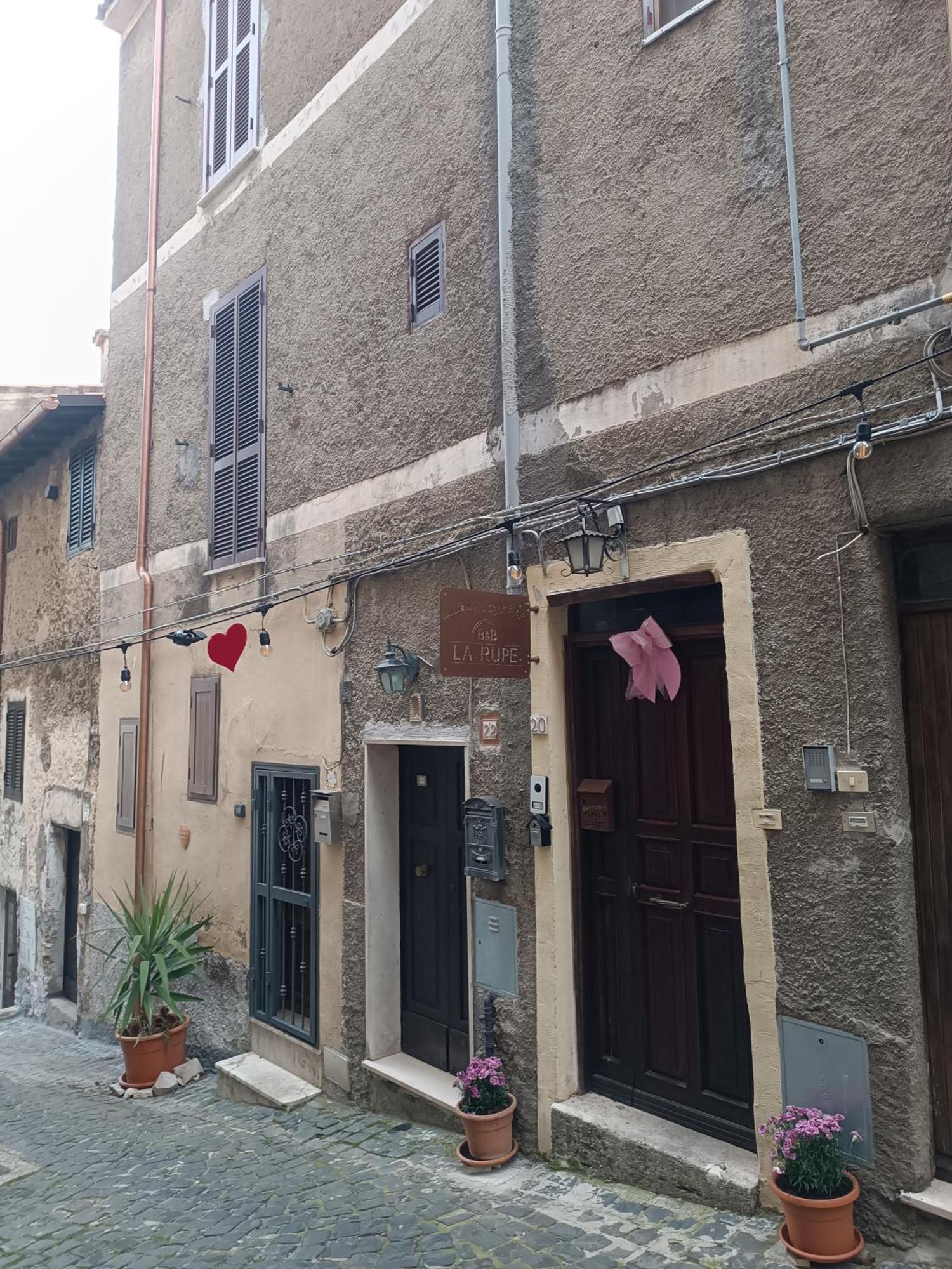 La Rupe Bed And Breakfast Νόρμα Δωμάτιο φωτογραφία